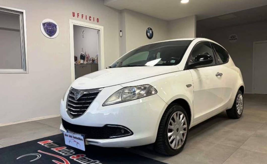 Lancia Ypsil..